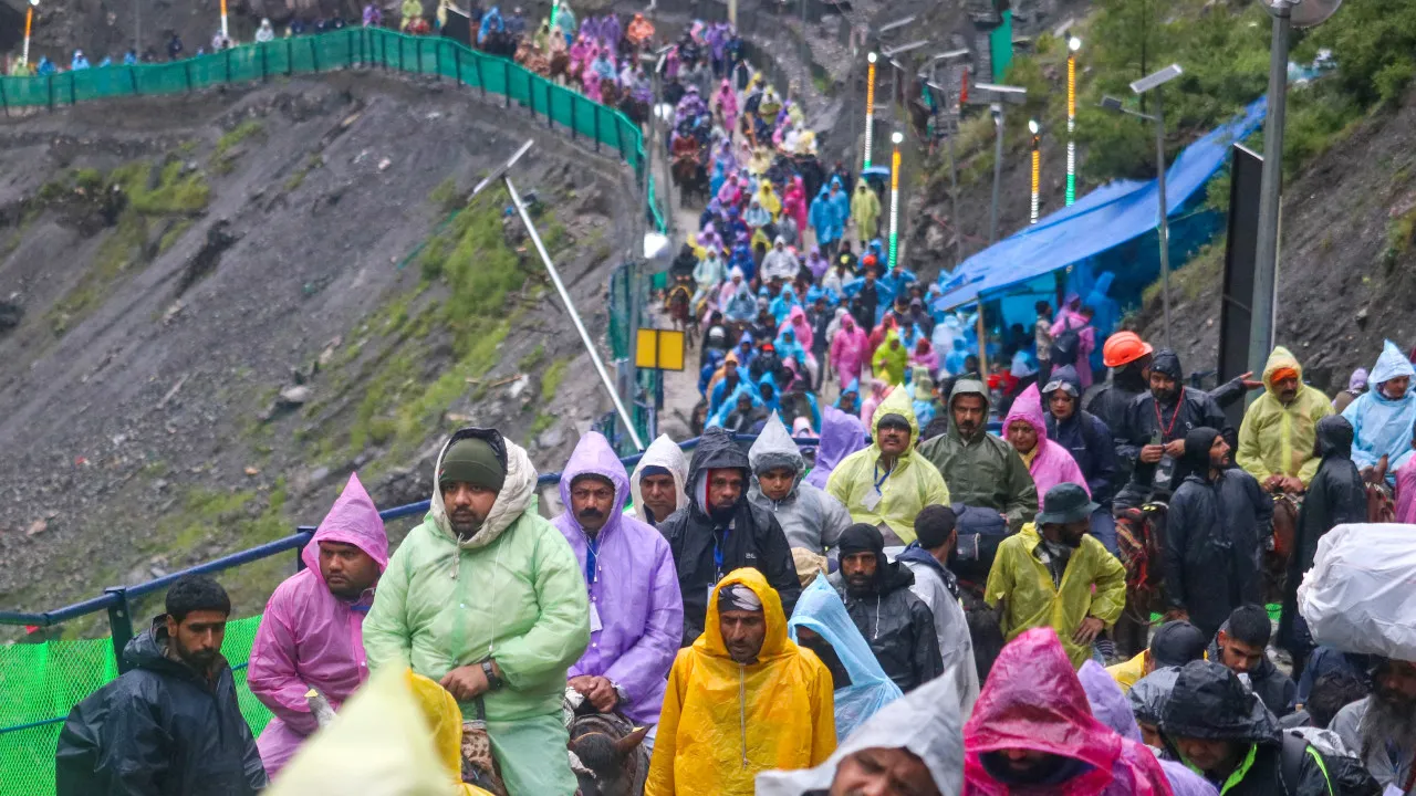 Amarnath Yatra surpasses 4 lakh milestone in 24 days