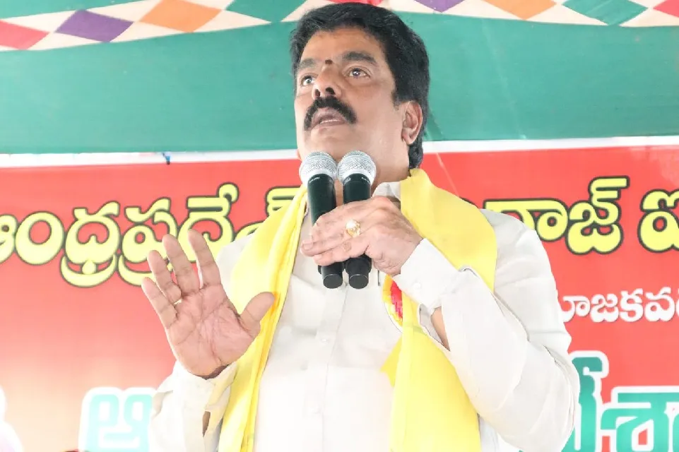Bonda Uma talks about Stone Attack on CM Jagan