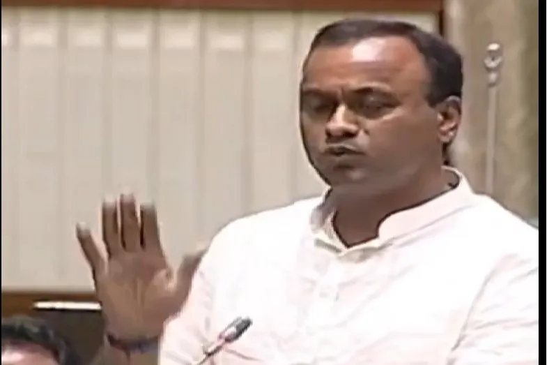 Komatireddy Raj Gopal Reddy Interesting Comments on Posts