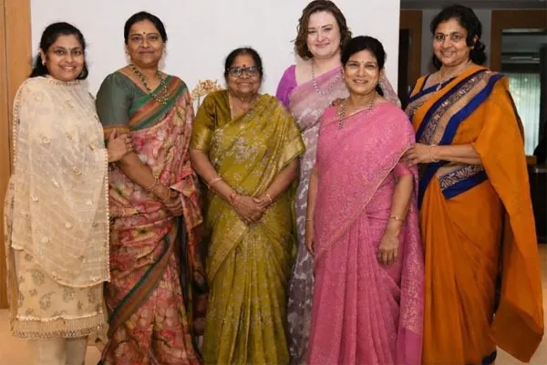 Mega Family Women Unite in Rare Photo Shared by Anna Lezhneva