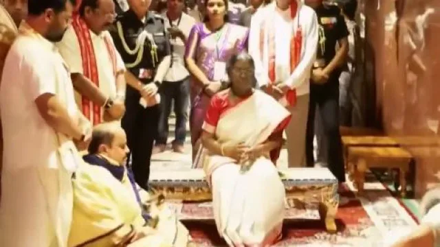 President Droupadi Murmu visits Vijayawada Kanaka Durga temple
