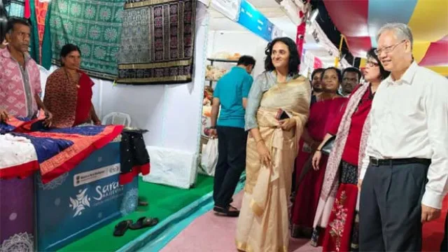 Xu Feihong Chinese Ambassador at Vijayawada Saras Mela praises women skills